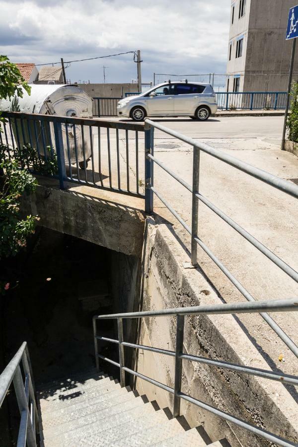apartman Dag Podstrana Bagian luar foto